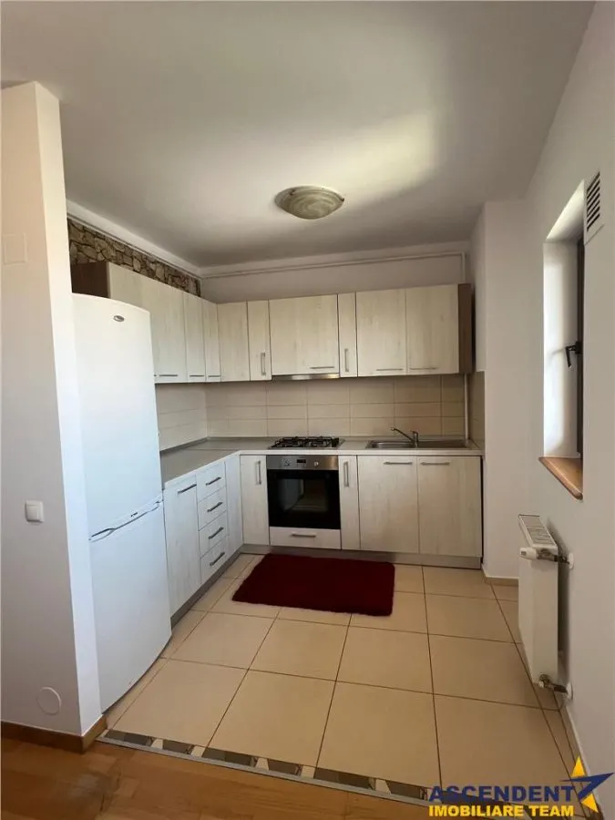 Apartament cu parcare subterana, Central, Brasov - foto 2