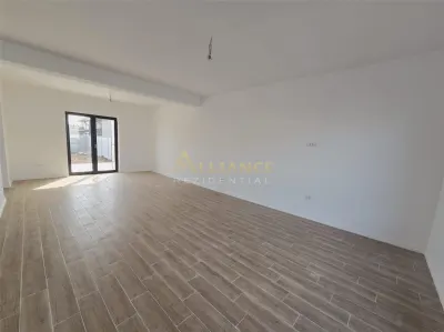 Vila individuala- 375mp teren- 4 camere- beci- Geamuri tripan - foto 2