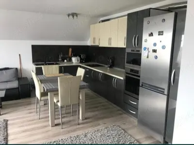 Apartament 3 camere decomandat 95 mp utili  etaj 2 str Victoriei - Baia Mare