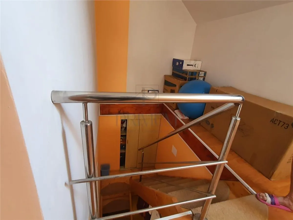 FREIDORF, CASA DECOMANDATA CU 7 CAMERE, 5 DORMITOARE, 3 BAI, BUCATARIE INCHISA SI SPATII DE DEPOZITARE - foto 10