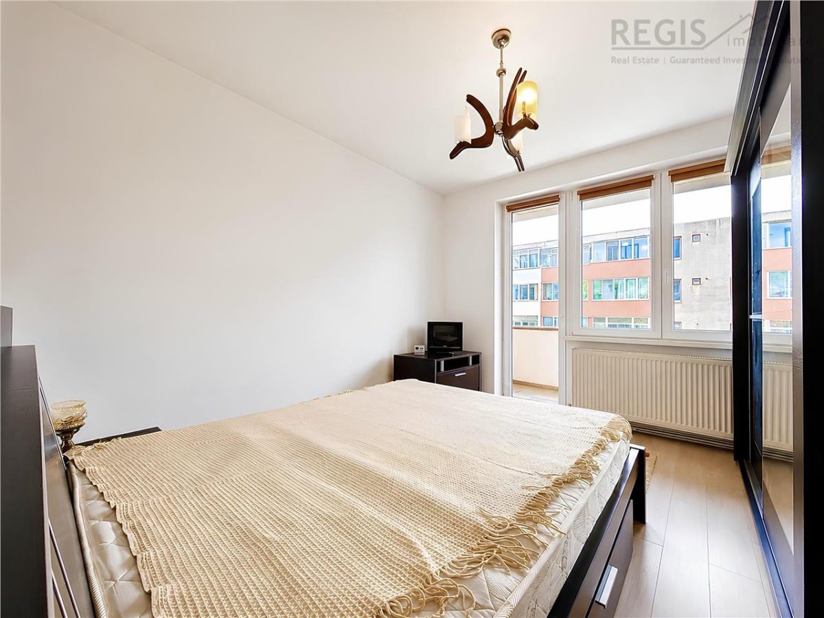 Apartament spatios cu 2 camere si 2 balcoane zona Tractorul - foto 3