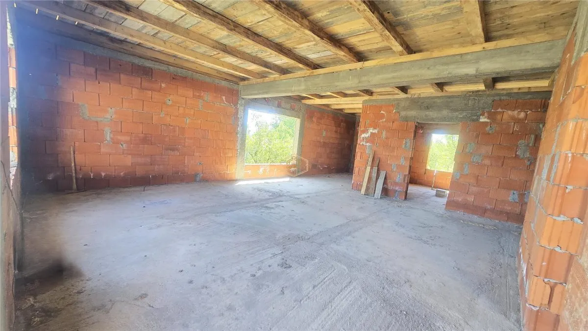 VIDEO | Casa Noua cu 4 camere - Teren imprejmuit 1.420 mÂ² | Viile Satu Mare - foto 3