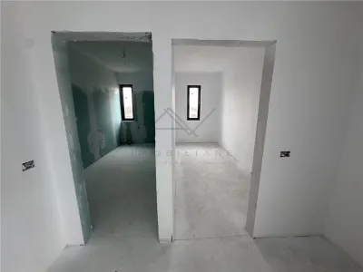 VILA DE VANZARE LA CHEIE TOATE UTILITATILE -CIOROGARLA DARVARI - foto 12