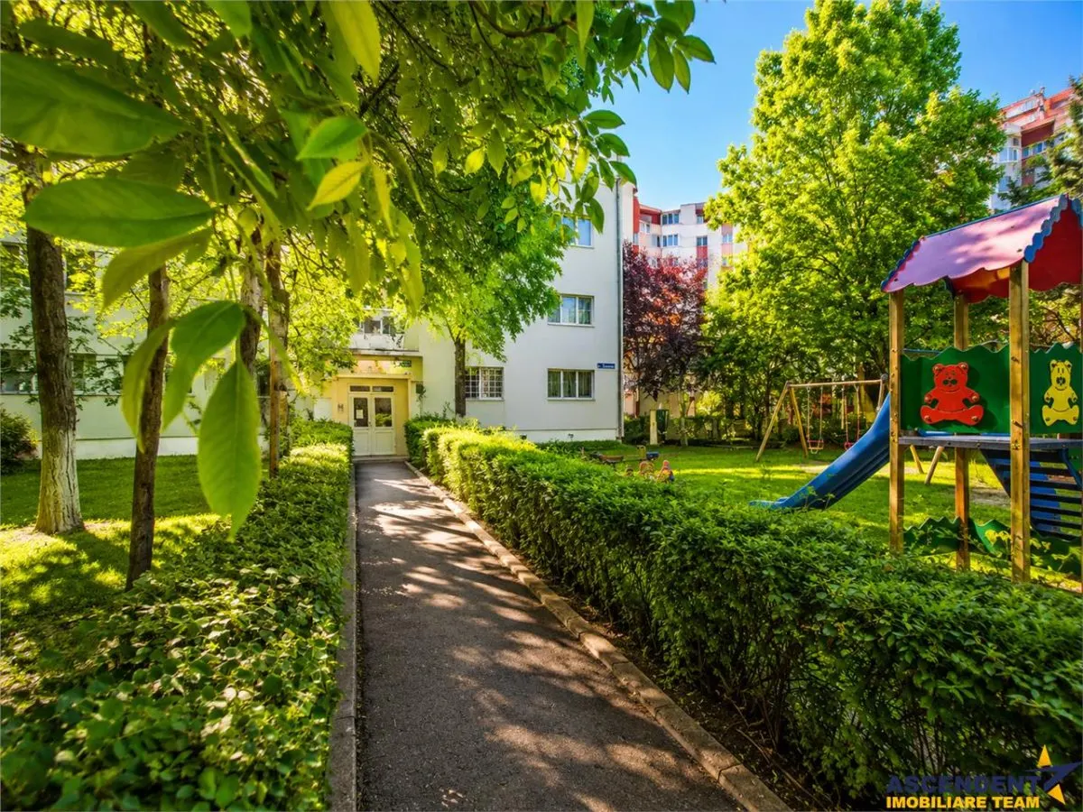 Decomandat, 3 camere, 2 bai, spatiu verde, mobilat, utilat, boxa, Faget, Brasov - foto 1
