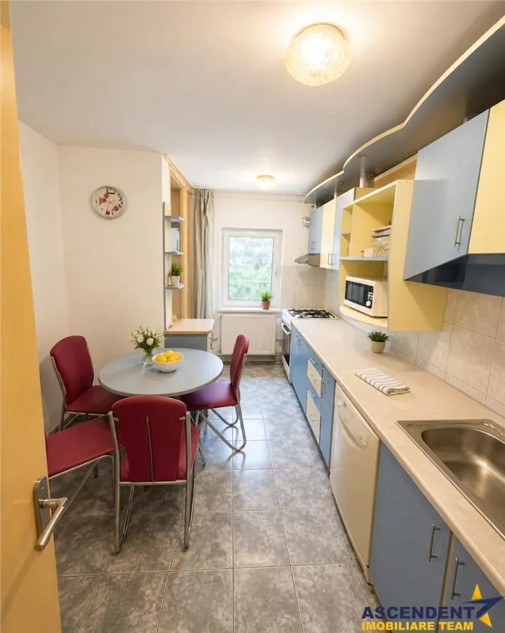 Decomandat, 3 camere, 2 bai, spatiu verde, mobilat, utilat, boxa, Faget, Brasov - foto 3