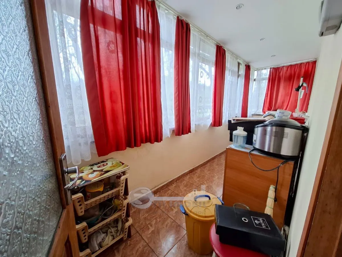 Liber, apartament 3 camere, Nicolina 2, baie cu geam, 60 mp utili - foto 16