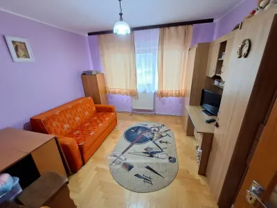 Liber, apartament 3 camere, Nicolina 2, baie cu geam, 60 mp utili - foto 7