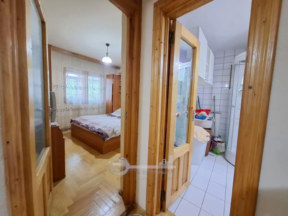 Liber, apartament 3 camere, Nicolina 2, baie cu geam, 60 mp utili - foto 8