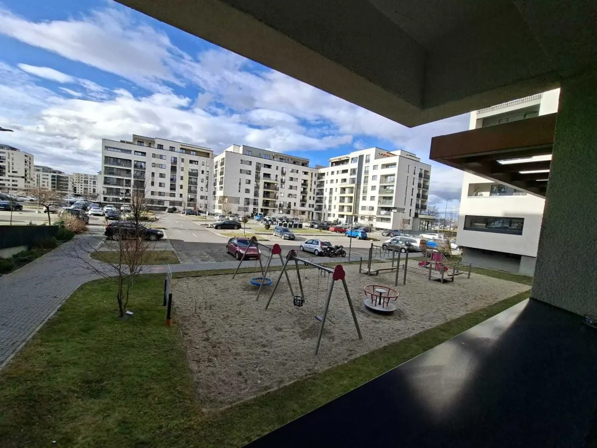 Apartament 2 camere, Kasper Coresi, decomandat,loc de parcare - foto 1