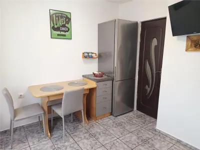 Apartament 3 cam. zona centrala in Moldova Noua - foto 15