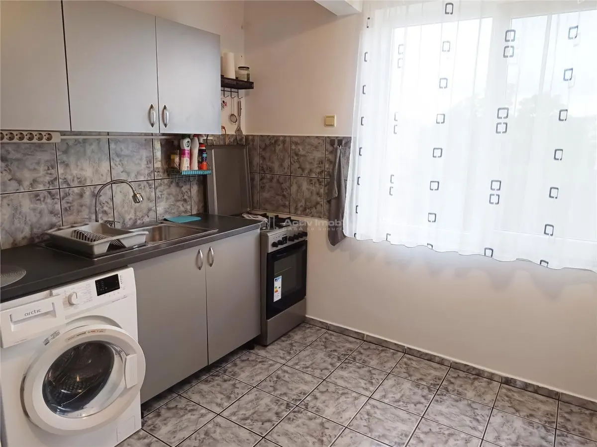Apartament 3 cam. zona centrala in Moldova Noua - foto 16