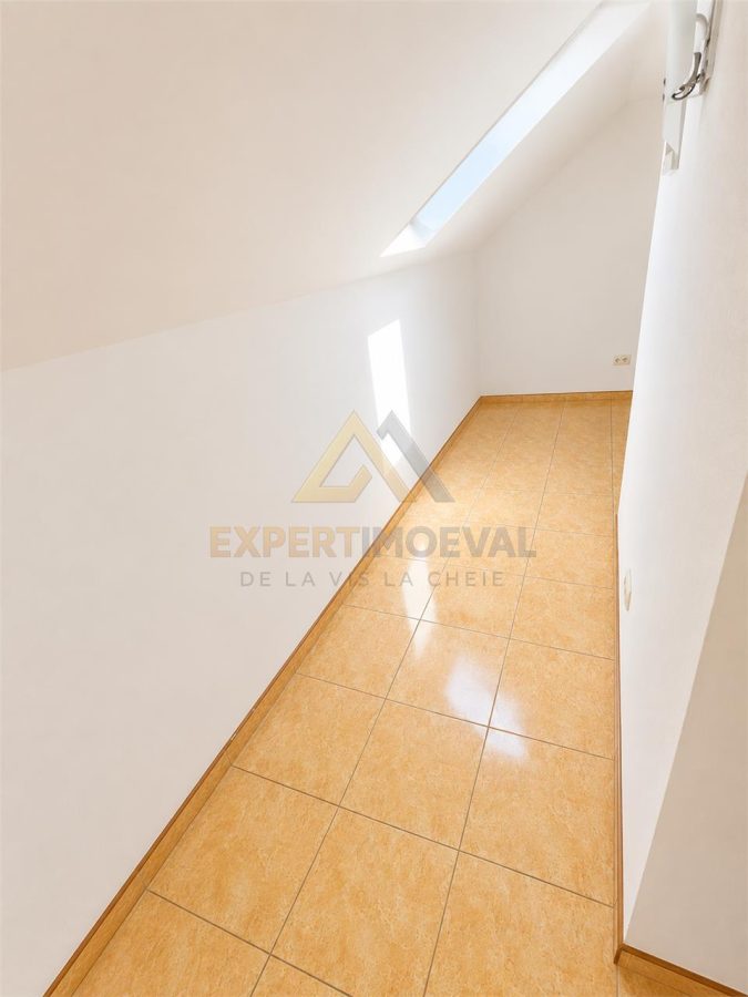 CLADIRE DE BIROURI DE INCHIRIAT IN BAIA MARE B-DUL INDEPENDENTEI VIS-A-VIS DE VENETIA SHOWROOM - foto 11