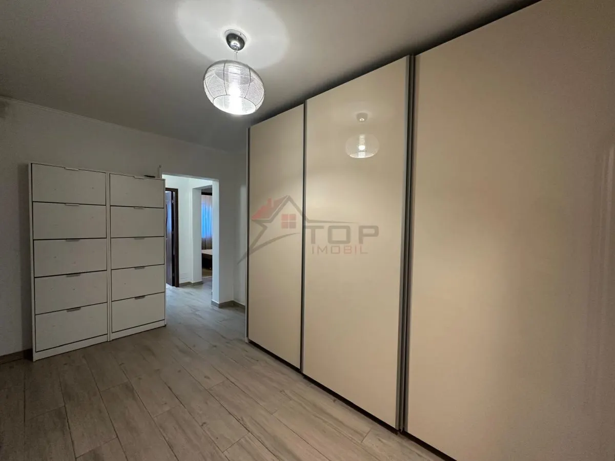 Inchiriere Apartament cu 3 camere Decomandat Palas Mall - foto 10