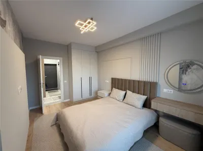 2 CAM , CENTRU PODU ROS PALAS , UNIREA TOWERS, LUX, PRIMA INCHIRIERE - foto 4