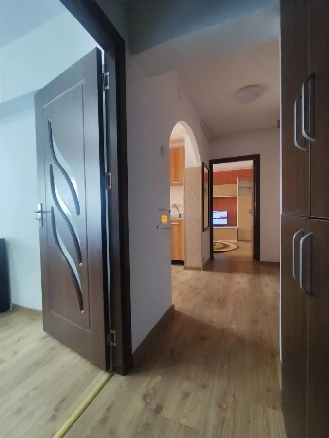 Inchiriere apartament  2 camere zona Malu Rosu - foto 4