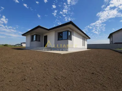 Casa parter- 4 camere- 600m de autobuz- 2km de metrou-pod-beci - Berceni