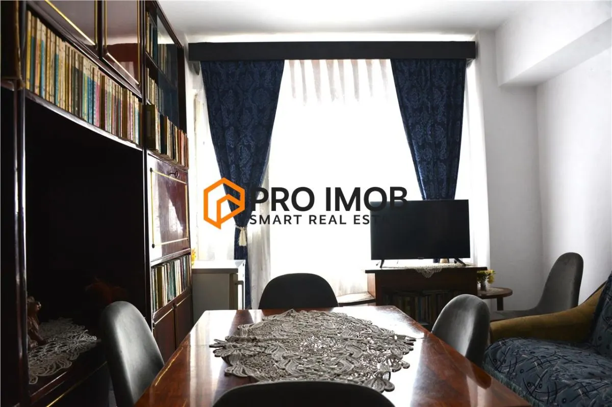 Apartament 3 camere cf 2 decomandat zona Centru - foto 1