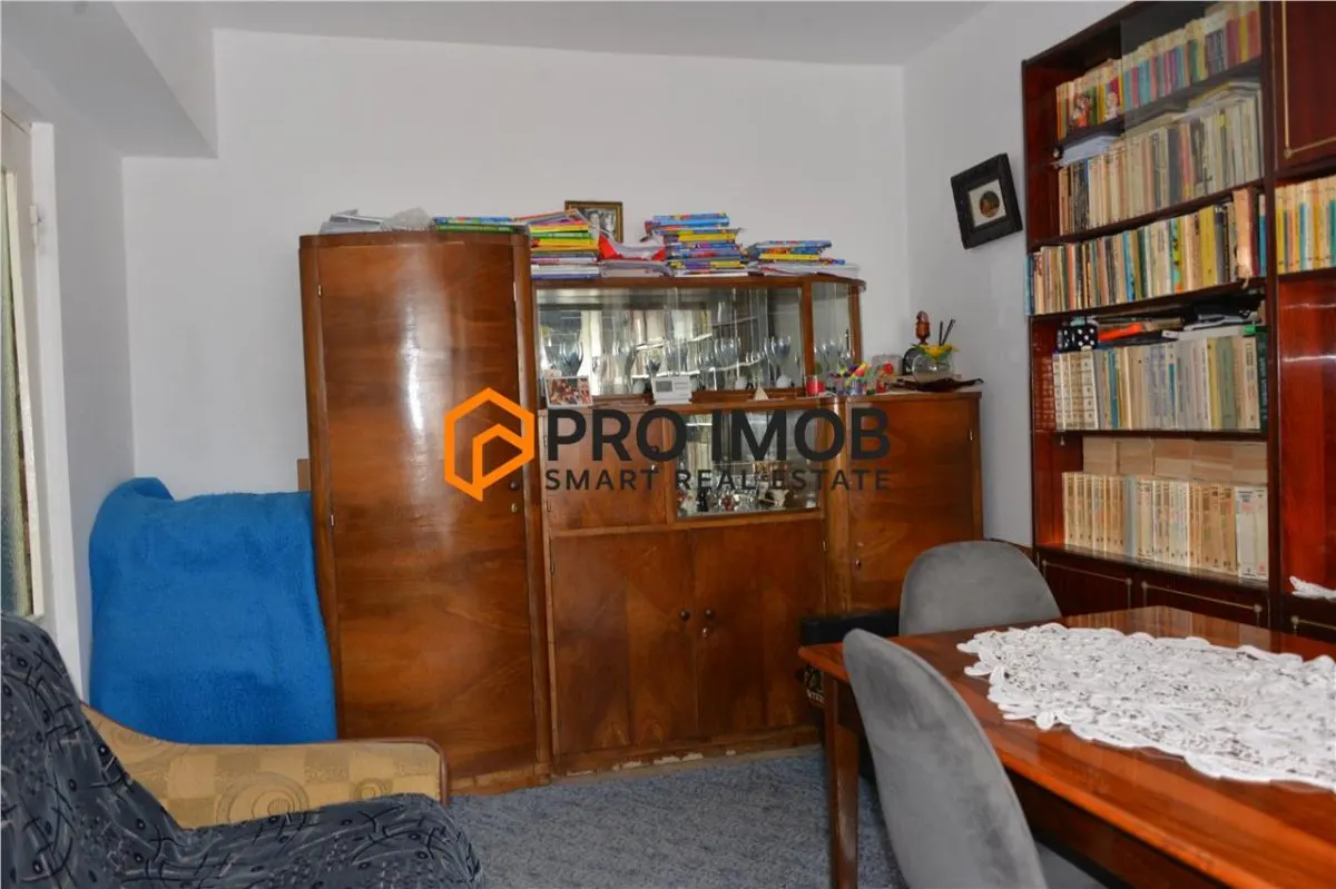 Apartament 3 camere cf 2 decomandat zona Centru - foto 2
