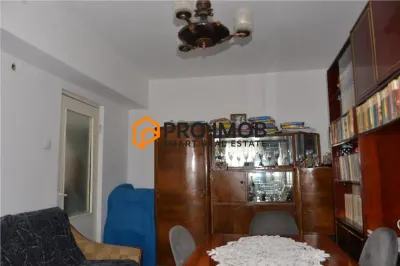 Apartament 3 camere cf 2 decomandat zona Centru - foto 3