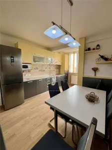 Apartament 3 camere zona Dacia, Piata Ion Creanga - Oradea