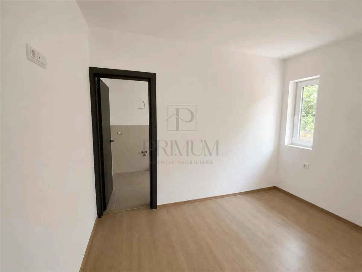 SANMIHAIUL ROMAN - CASA INDIVIDUALA 3 CAMERE - 2 BAI - 2 TERASE - 3 LOCURI PARCARE - CURTE MARE - foto 6
