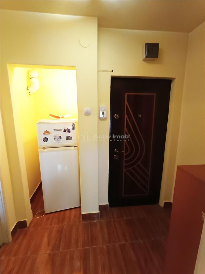 Apartament 2 cam. in Moldova Noua - foto 2