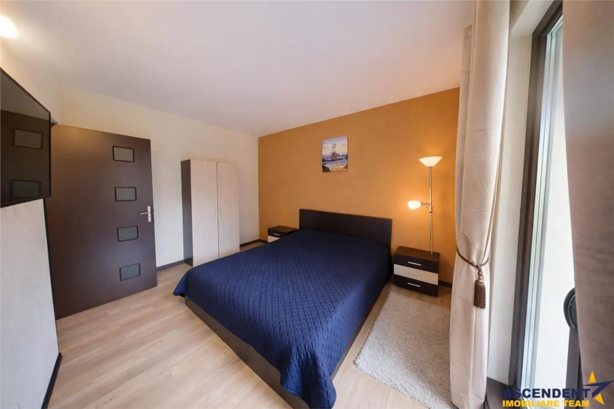 In ambientul statiunii Poiana Brasov,etaj1, 2bai,terasa la 360 grade,parcare asigurata - foto 3
