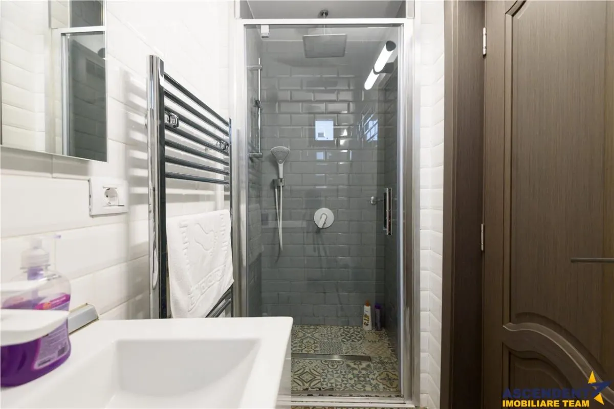 Apartament extins, trei unitati locative cu baie proprie, central, Brasov - foto 16