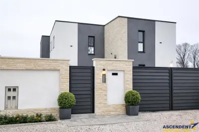 Vila impozanta, aspect deosebit, configuratie tip duplex, view, Brasov - foto 1