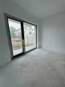 Vila P+1 cu 4 camere - 2 bai { Popesti Leordeni } - Popesti-Leordeni