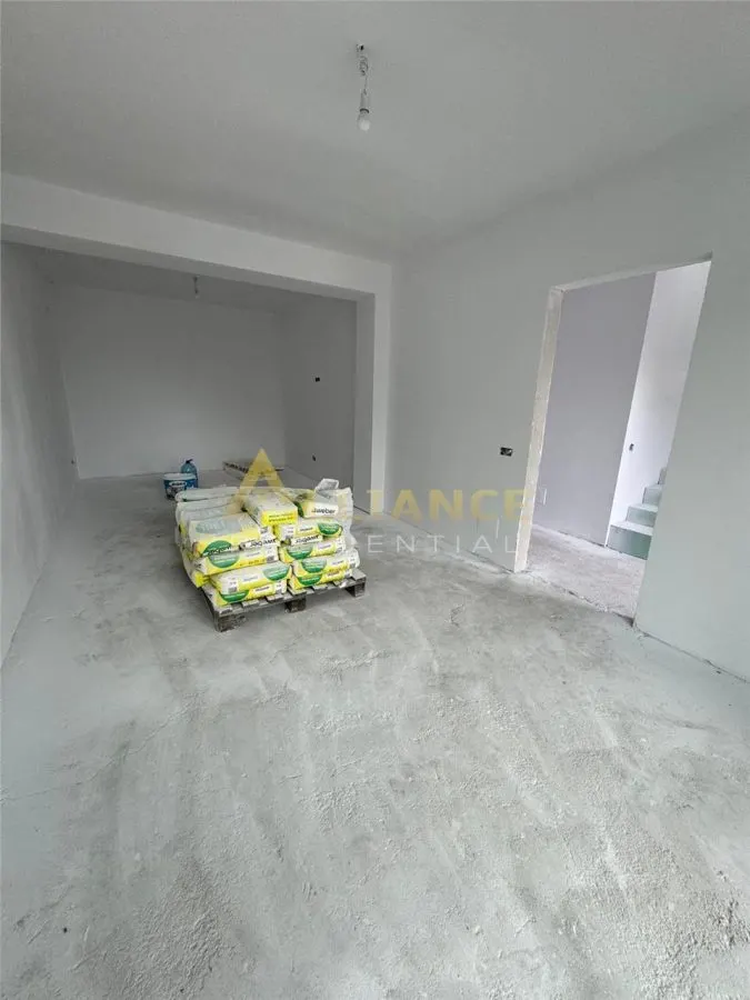 Vila P+1 cu 4 camere - 2 bai { Popesti Leordeni } - foto 4