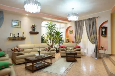 [OLTENITEI] Vila cu 7 camere - 325 MPU - Teren - 766 MP - foto 8