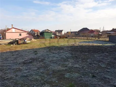RECO Teren intravilan in Bors cu toate utilitatile - foto 1