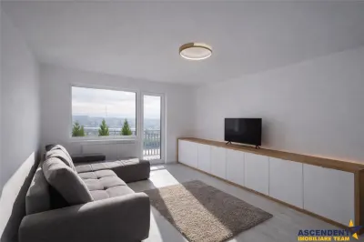 Decomandat, 3 camere, 2 bai, loc de parcare, Casa Nobel, Brasov. - Brasov