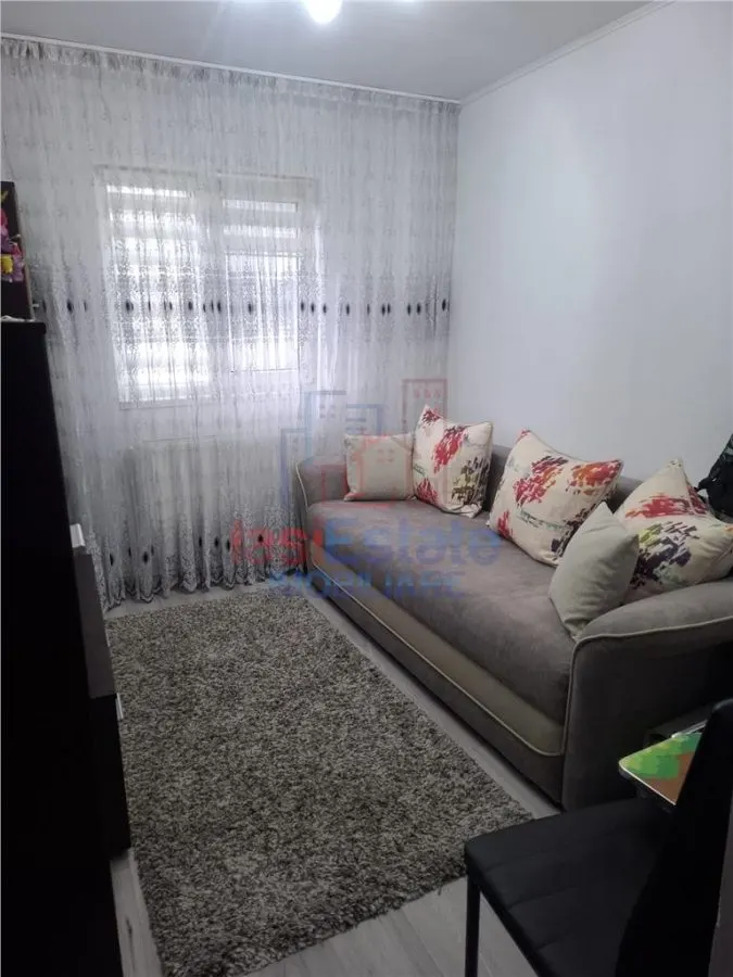 Apartament 3 camere zona Tatarasi - foto 1