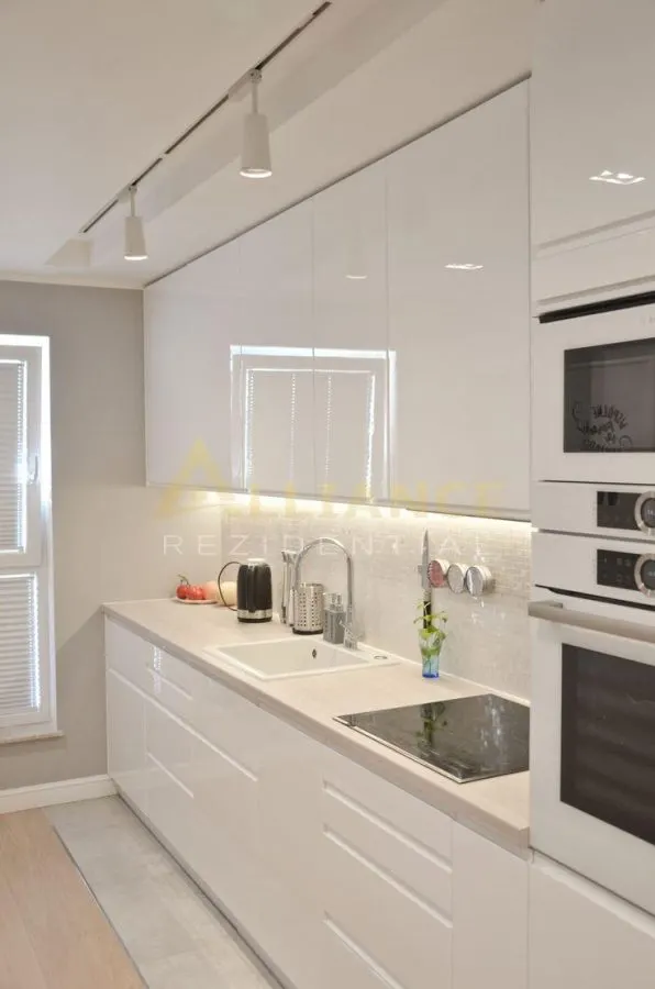 Â Apartament 2Â camere decomandat â€“ Sector 4 || la 15 min de Metrou Ap PatrieiÂ  - foto 3