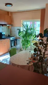 Apartament 3 camere decomandat,2 bai,etaj 5/8  78 mp 2 balcoane, zona Vlahuta-Gemenii - foto 1