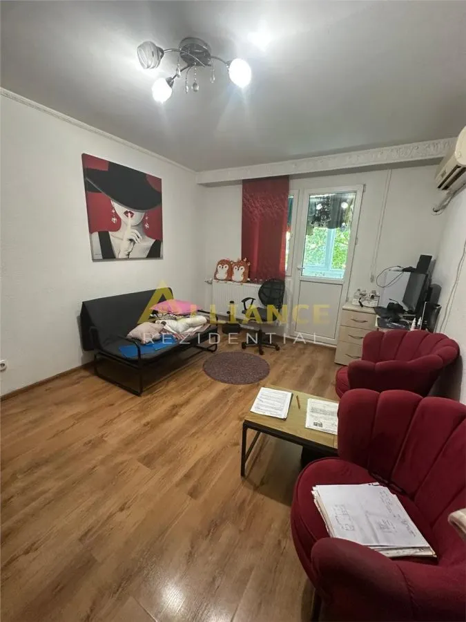 Apartament 2 camere semidecomandat | Bd. Constantin Brancoveanu - foto 1