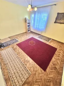 Parter | Apartament 1 camera si curte | Zona 1 Iunie - foto 4