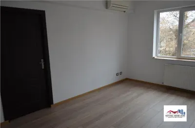 Spatiu Comercial 2 Camere de Inchiriat Zona Ultracentrala - foto 1