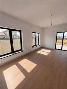 Moșnița Nouă, Duplex spațios, Locație premium - Mosnita Noua