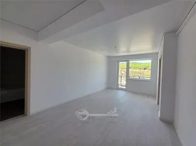 Apartament o camera Bucium + curte de 20mp - foto 1
