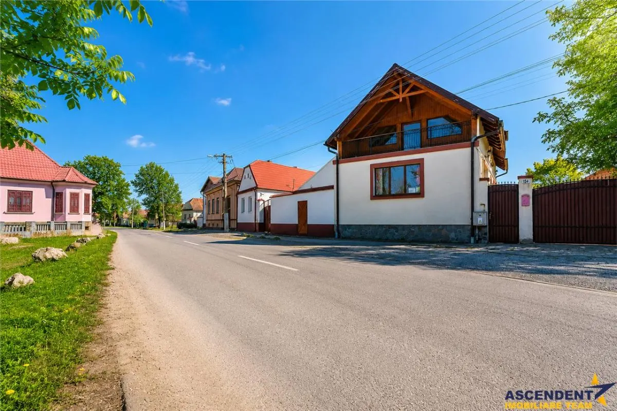 Sediu firma/ rezidential, pe domeniu de 2.240 mp teren,Central, Halchiu, Brasov - foto 15