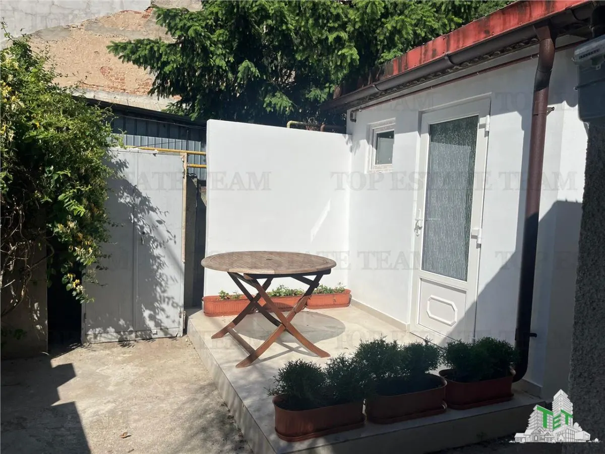 Casa cu potential investitional, de vanzare in zona Tei - foto 16