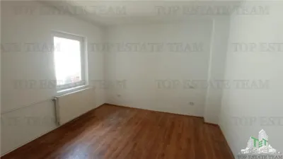 Casa cu potential investitional, de vanzare in zona Tei - foto 3