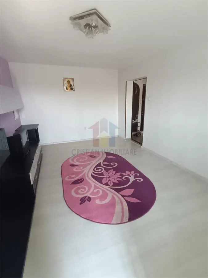 SPATIOS! Ap 2 Camere, etaj Intermediar in bloc cu Lift-58 mp - foto 3