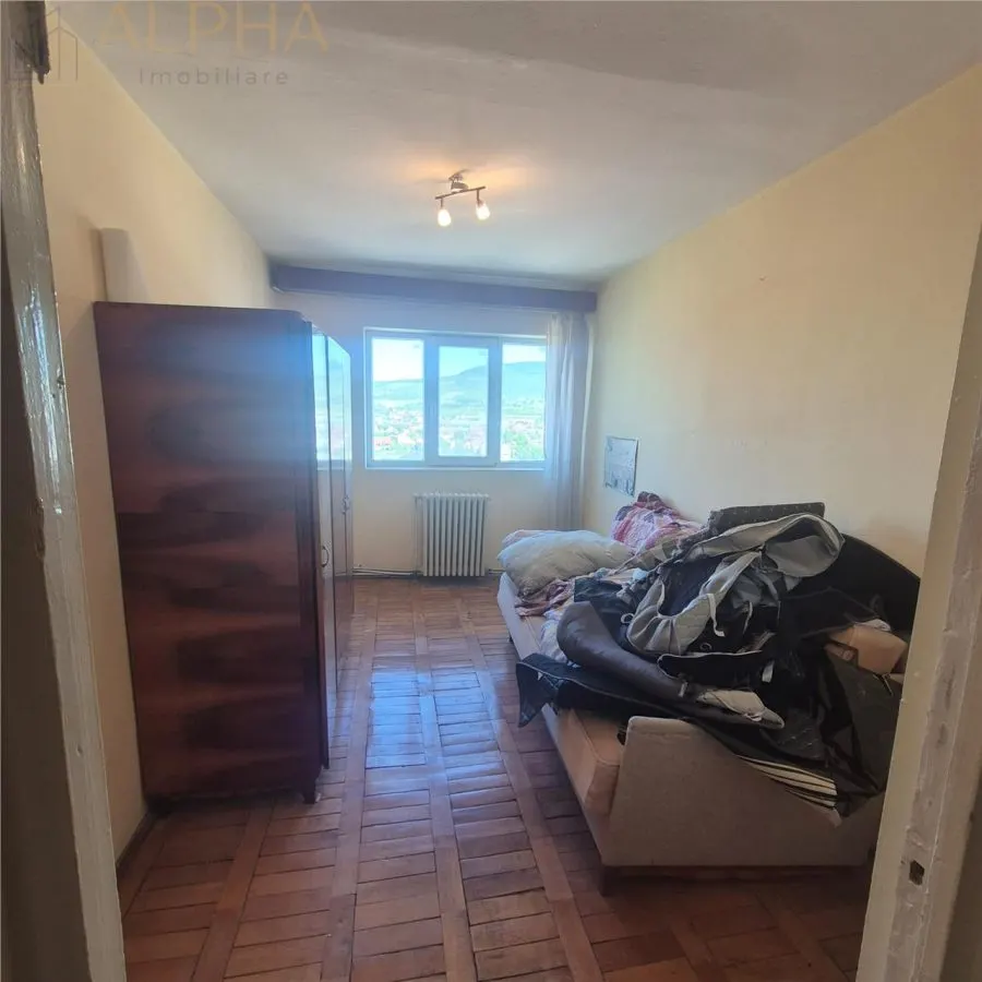 Apartament 4 camere â€“ Str. Florilor, Bistrita , Jud B-N - foto 3