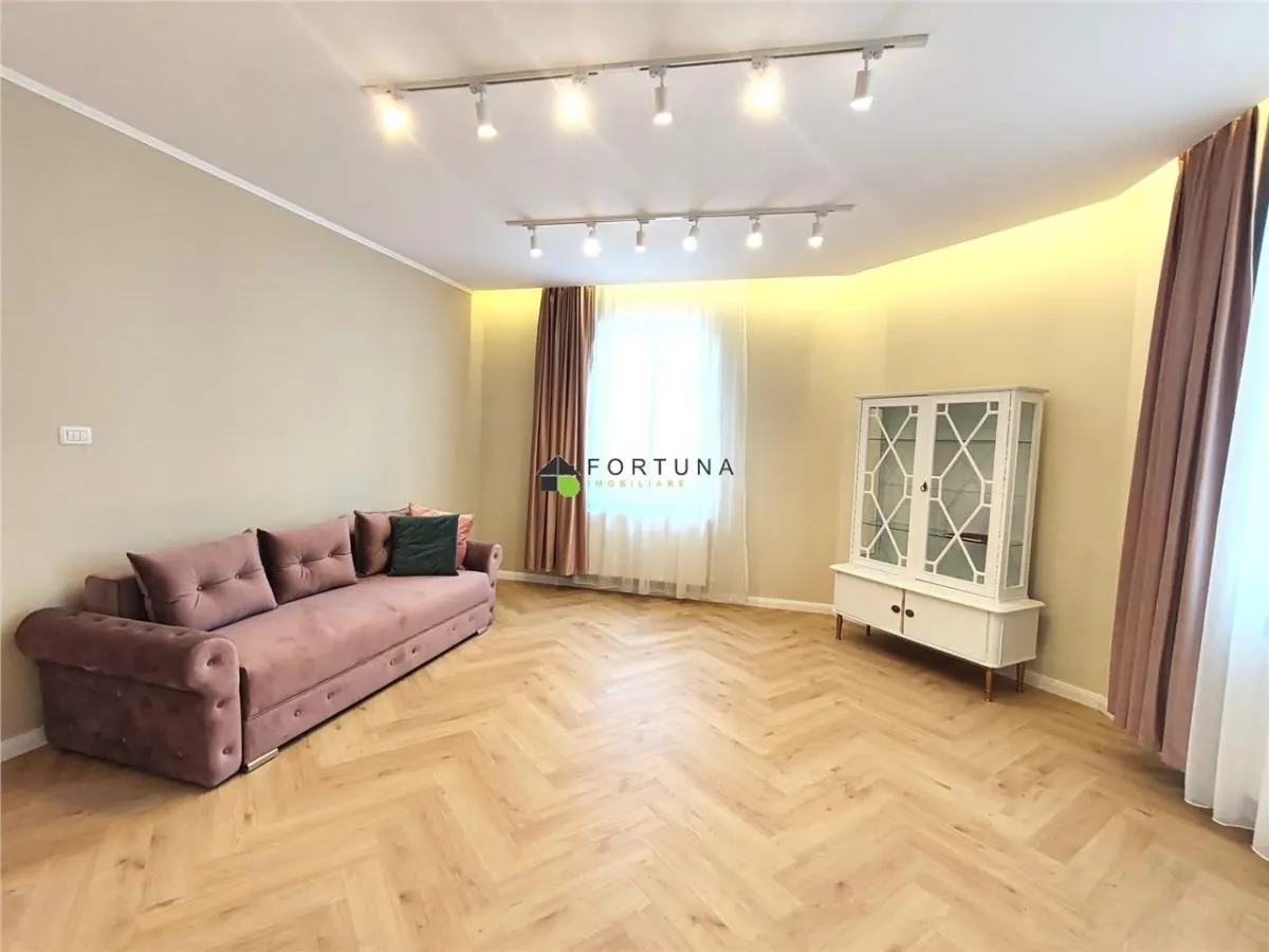 Casa cu 4 camere - Grivitei - foto 2