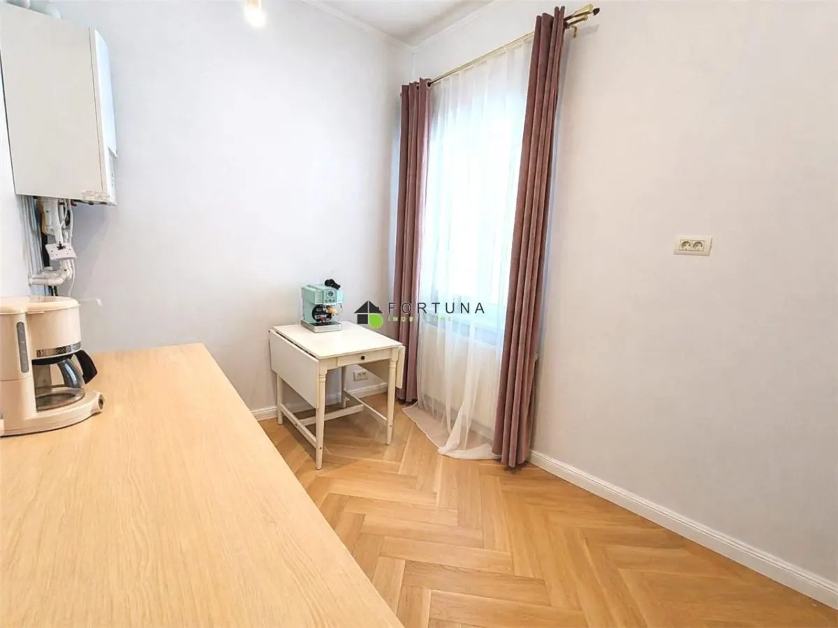 Casa cu 4 camere - Grivitei - foto 17