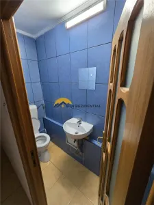 Oferta de neratat! 3 camere cu centrala proprie -bloc 1985 - foto 2